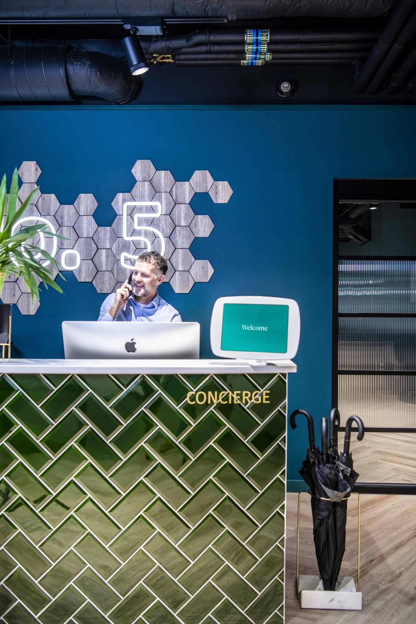 Office space concierge lounge